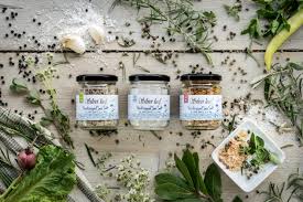 Handgeschöpftes Meersalz mit Chili von der Küste Manis, 160 g