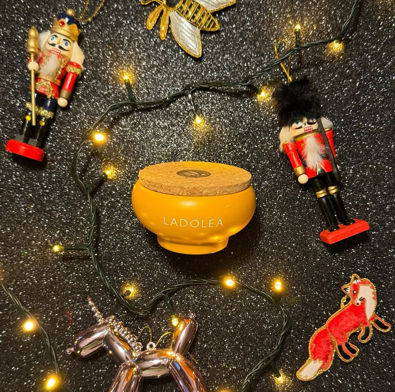 Ladolea Premium Fleur de Sel Meersalz in handgefertigter Keramikschale 100 g